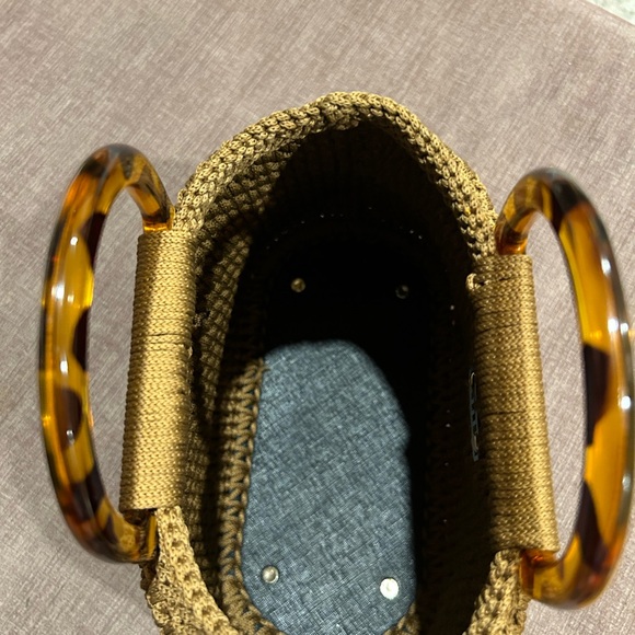 Bucket purse, with acrylic handles, faux leather base, legs. Hand crocheted, NEW - Picture 4 of 5